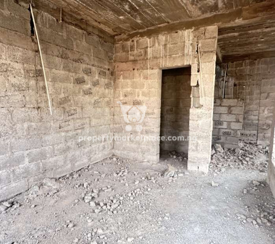Solidly built 2 bedroom terrace duplex