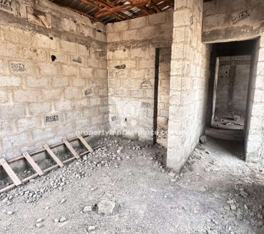 Solidly built 2 bedroom terrace duplex