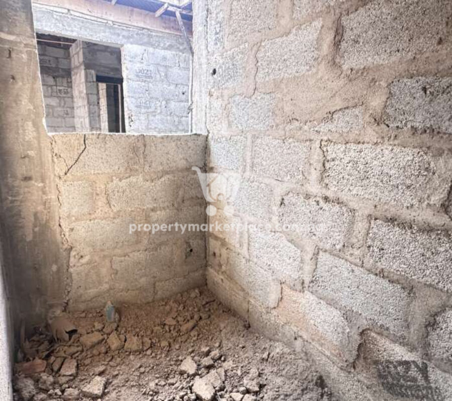 Solidly built 2 bedroom terrace duplex