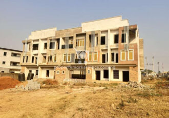 Massive 4 bedroom terrace duplex with Bq