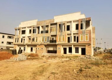 Massive 4 bedroom terrace duplex with Bq
