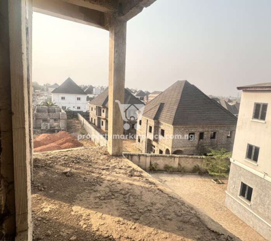 Massive 4 bedroom terrace duplex with Bq