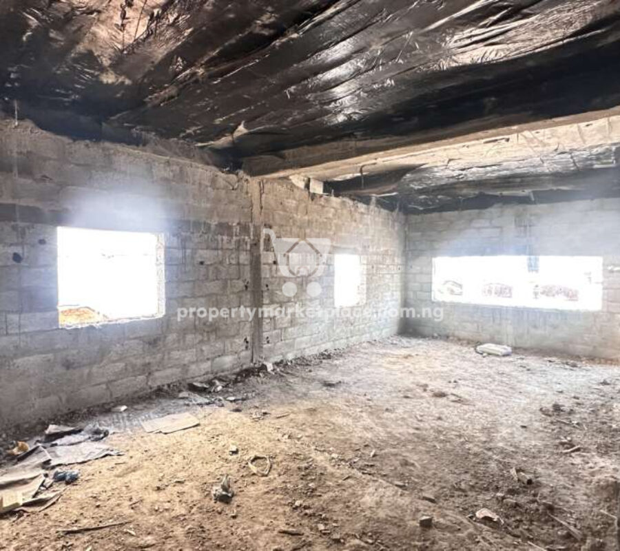 4 bedroom terrace duplex with Bq (carcass)