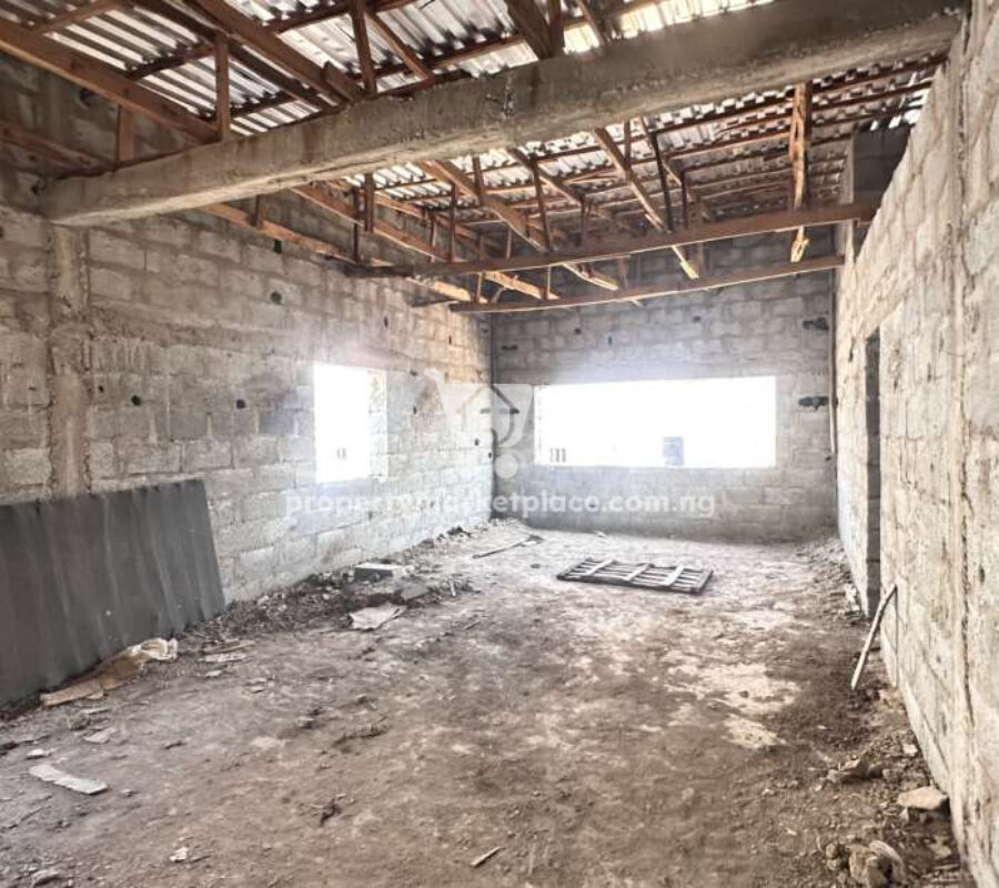 4 bedroom terrace duplex with Bq (carcass)