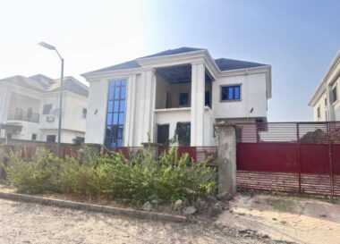 Massive 4 bedroom detached duplex in a secured estate