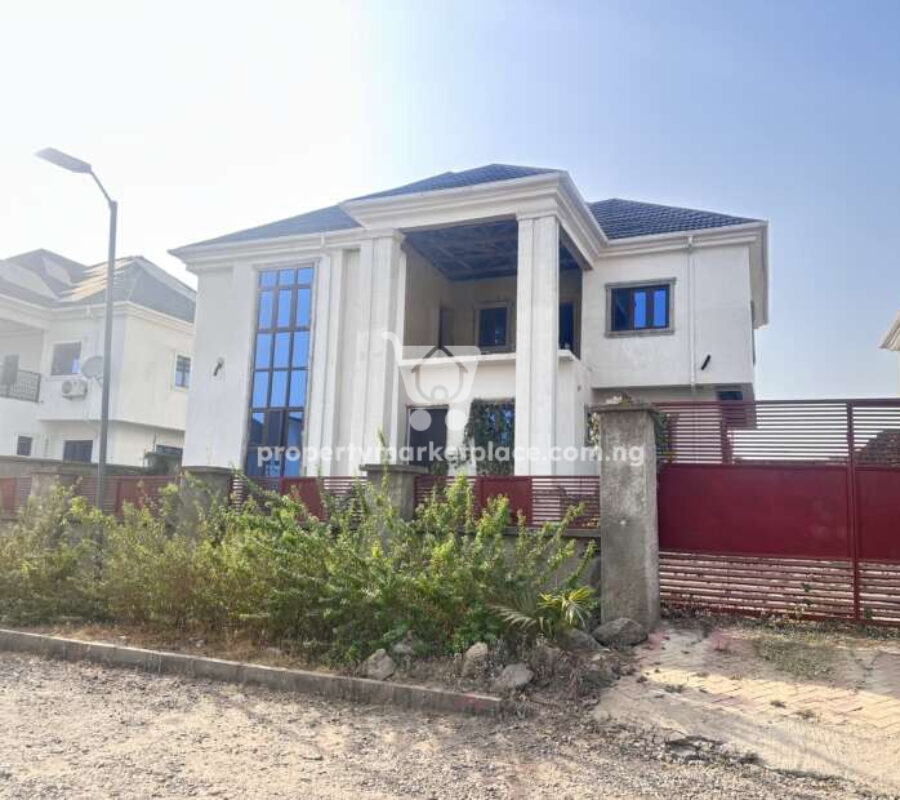 Massive 4 bedroom detached duplex in a secured estate