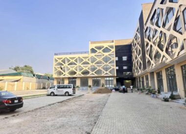 60sqm shop/office space in a nice area