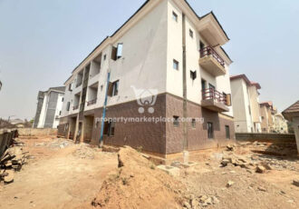 Luxurious 3 bedroom flat in a nice area