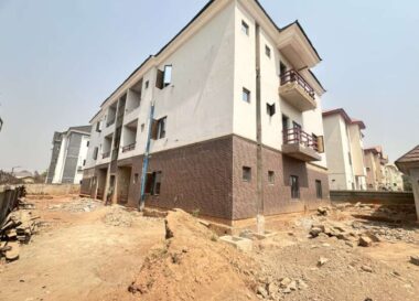 Luxurious 3 bedroom flat in a nice area
