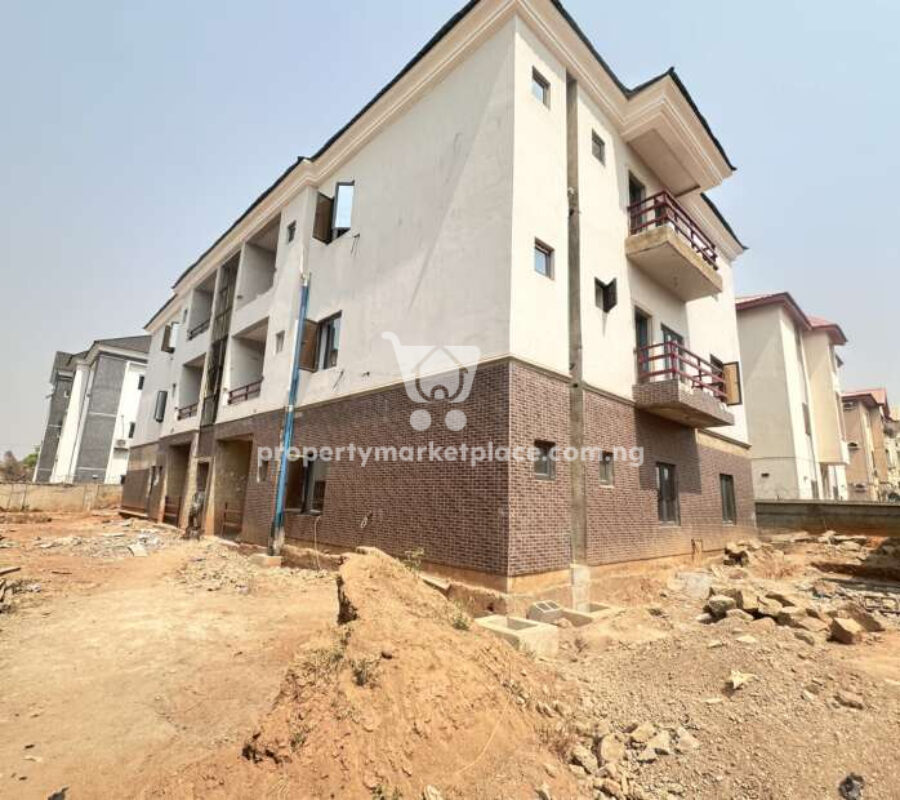 Luxurious 3 bedroom flat in a nice area