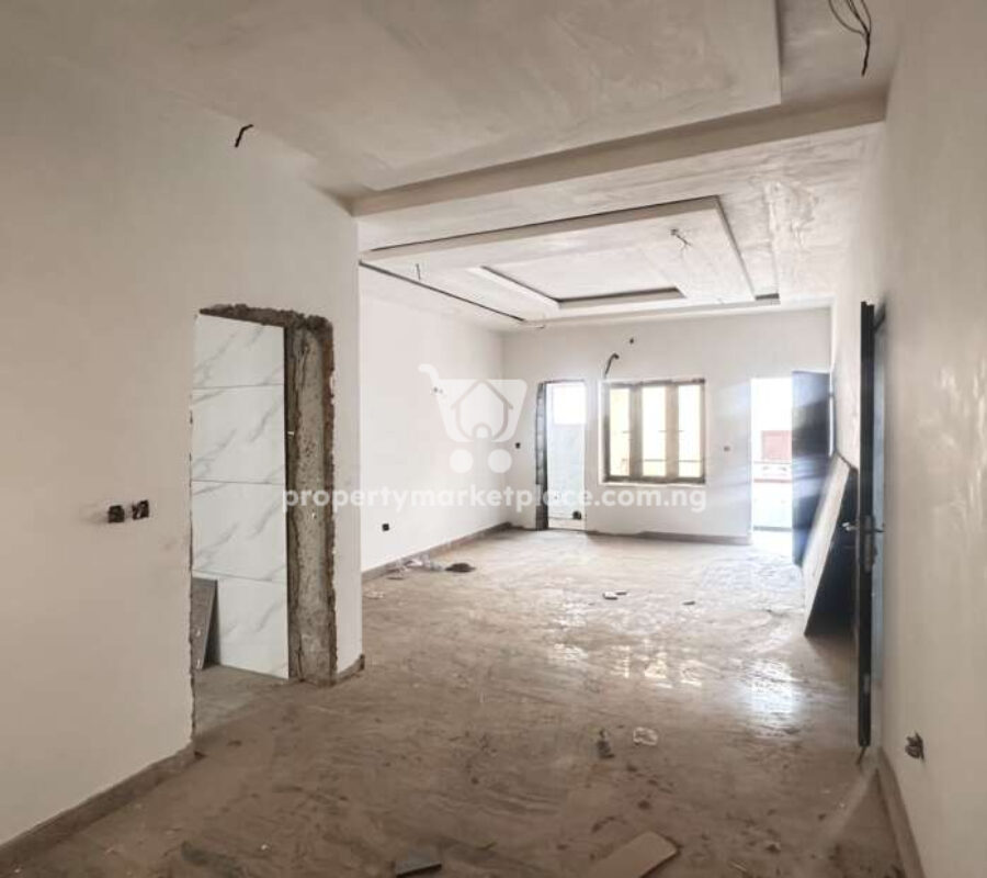 Luxurious 3 bedroom flat in a nice area