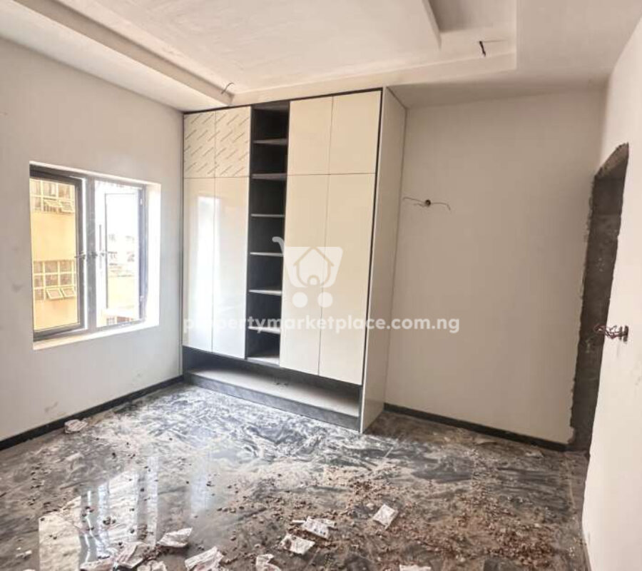 Luxurious 3 bedroom flat in a nice area