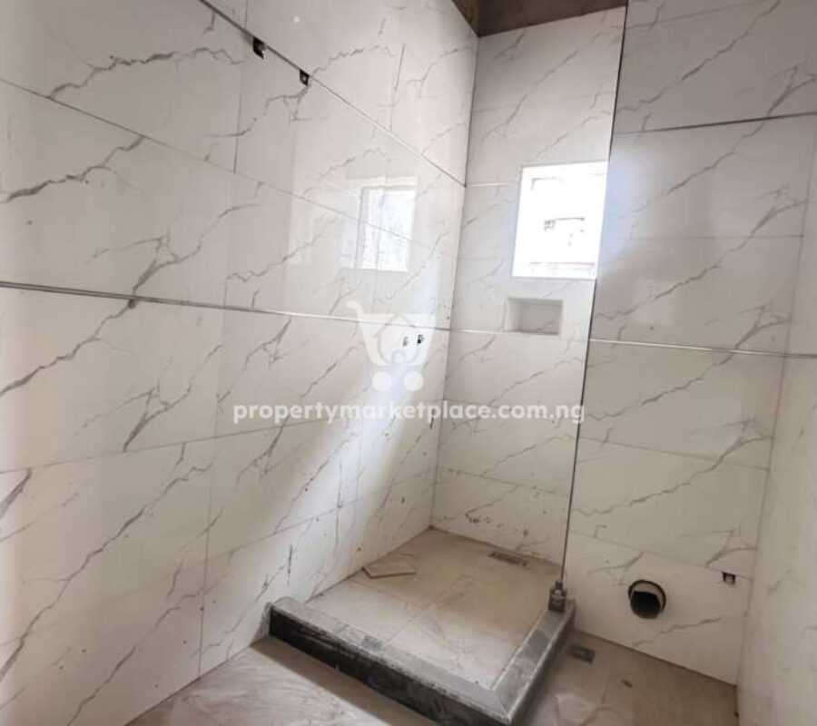 Luxurious 3 bedroom flat in a nice area