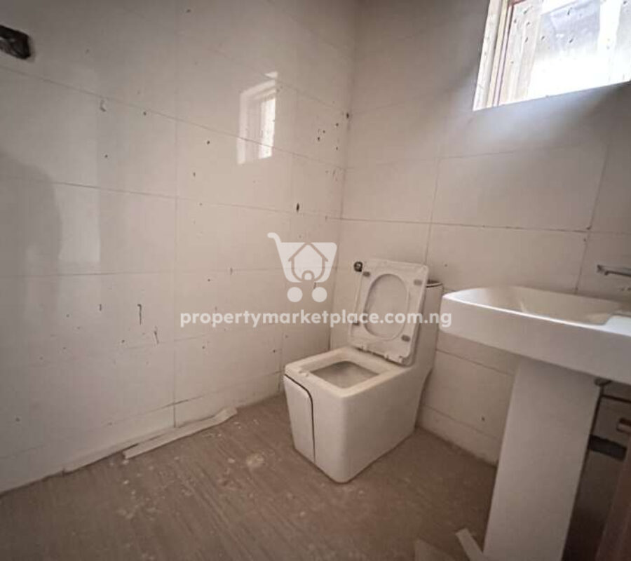 Luxurious 4 bedroom detached duplex with Bq