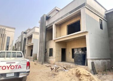 4 bedroom semi detached duplex with Bq (semi-finished)