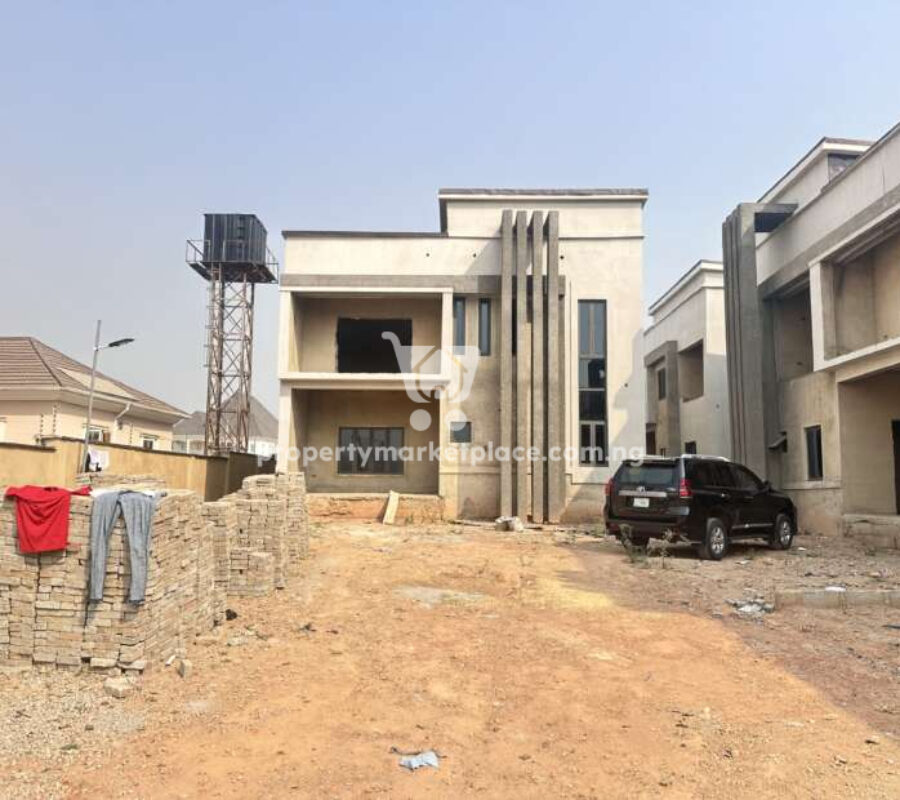 Massive 4 bedroom detached duplex with Bq (semi-finished)