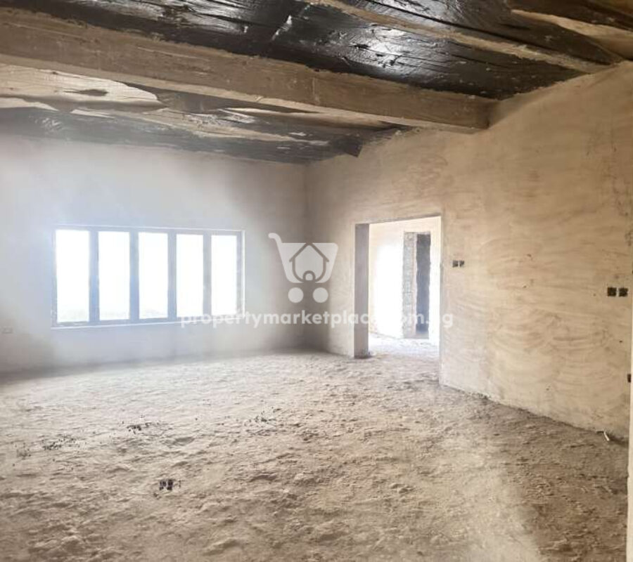 4 bedroom semi detached duplex with Bq (semi-finished)