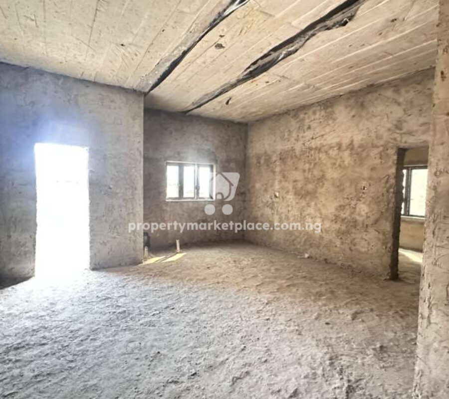 4 bedroom semi detached duplex with Bq (semi-finished)