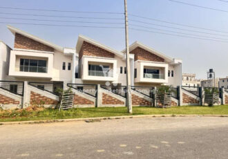 Luxurious 4 bedroom terrace duplex with Bq
