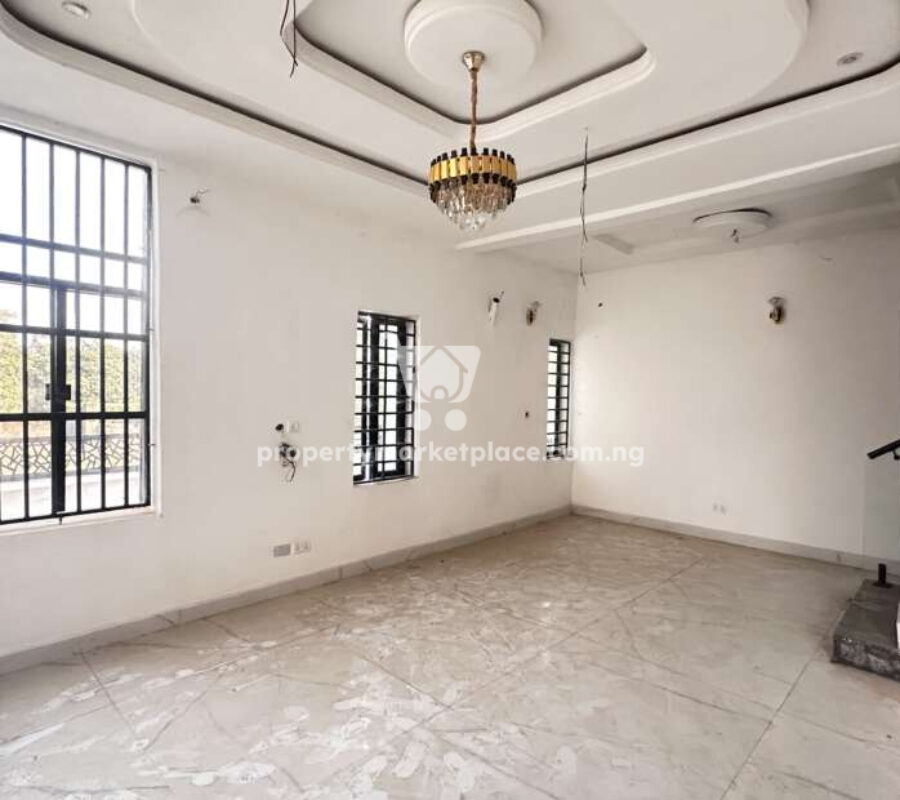 Smart 4 bedroom terrace duplex with Bq