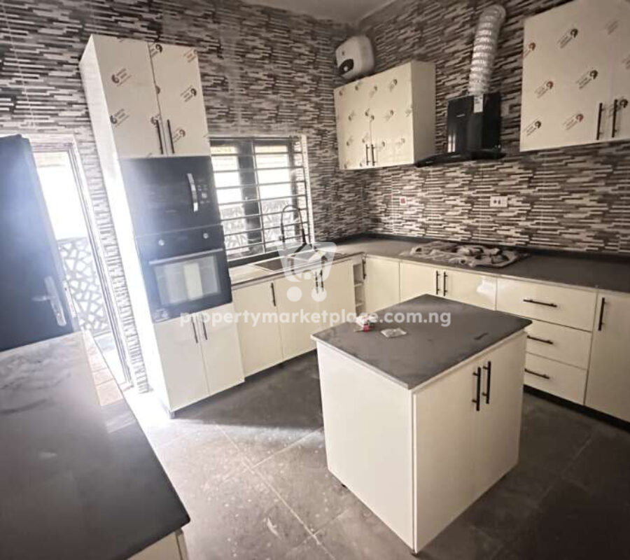 Smart 4 bedroom terrace duplex with Bq
