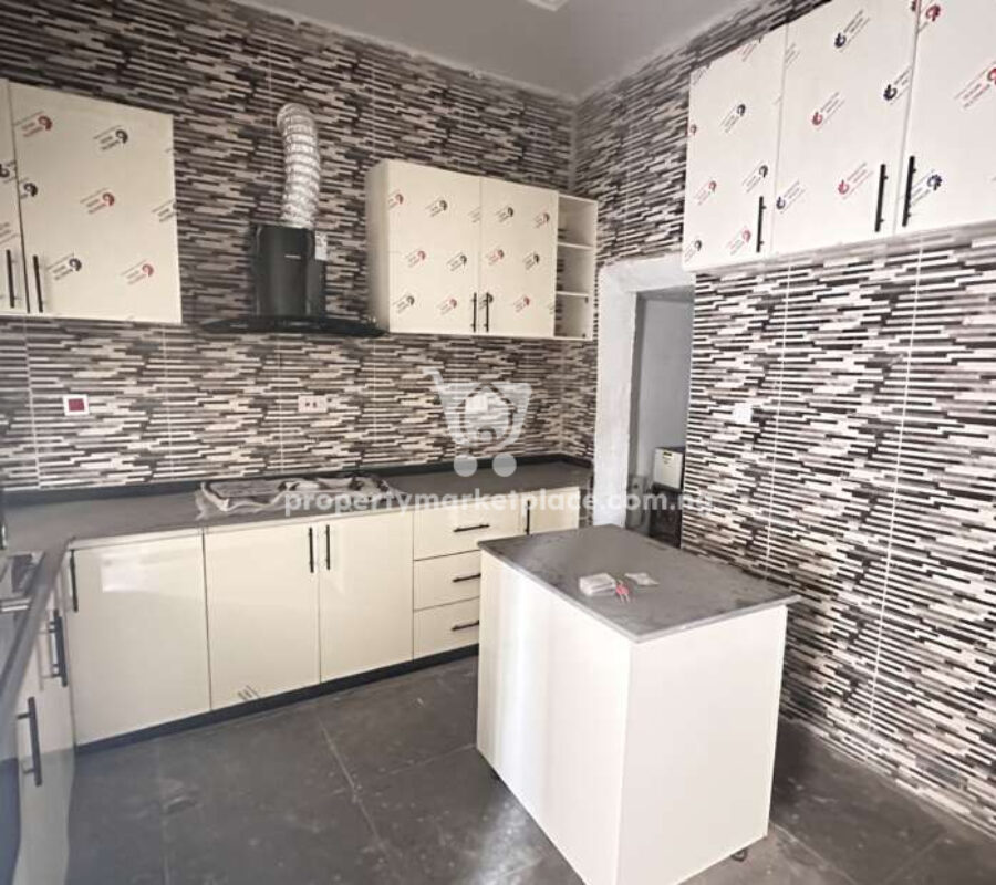 Smart 4 bedroom terrace duplex with Bq