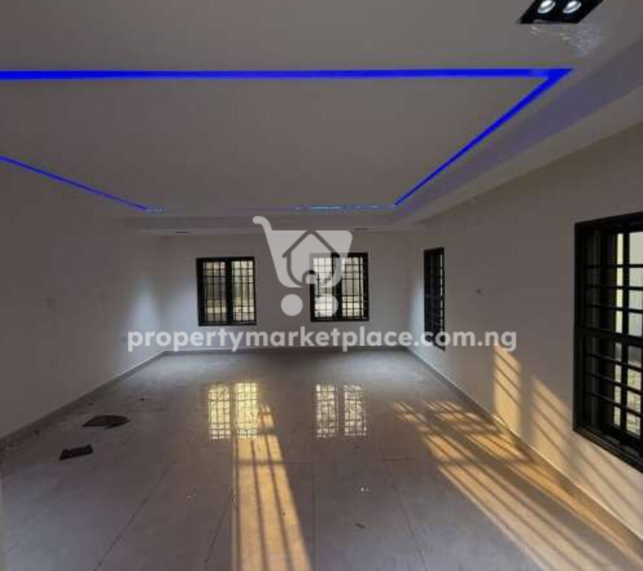 Exquisite 5 bedroom semi-detached duplex with 2 rooms Bq