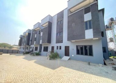4 bedroom terrace duplex with Bq