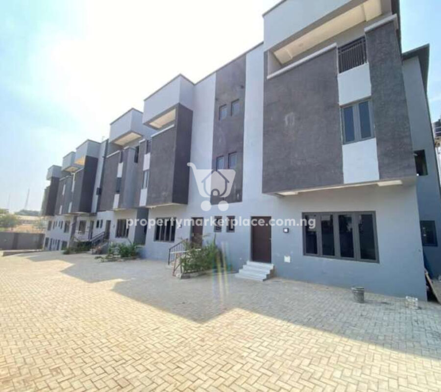 4 bedroom terrace duplex with Bq
