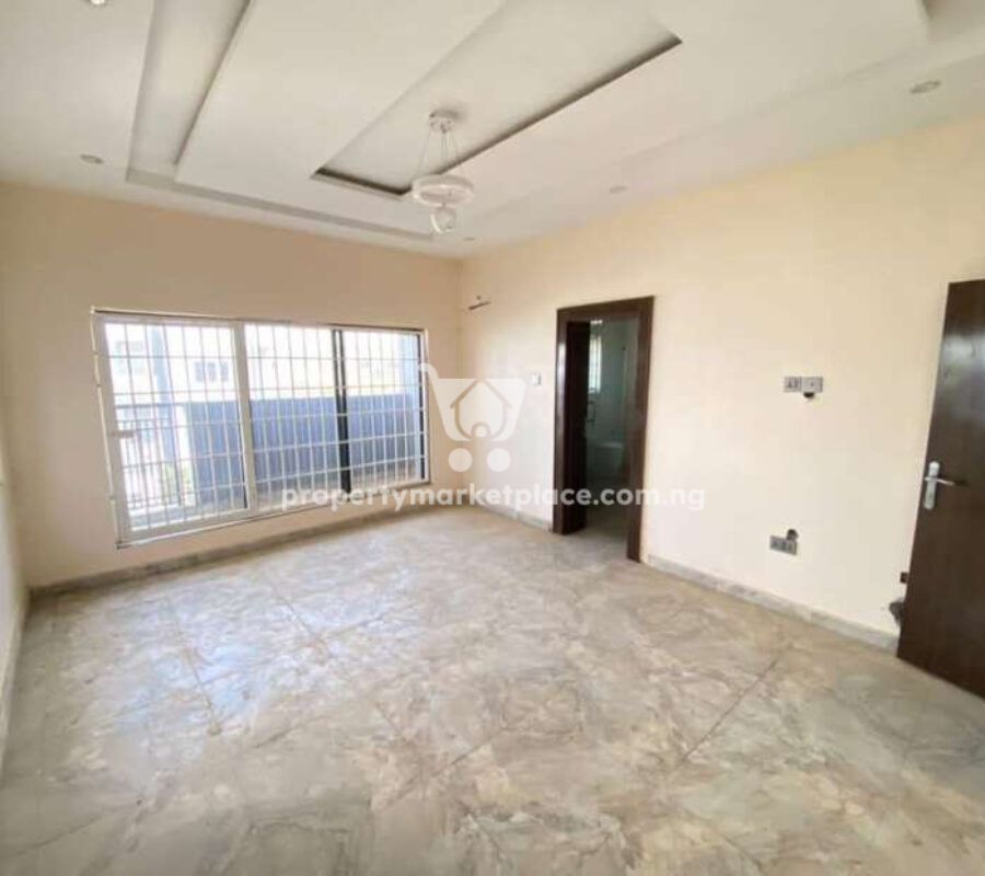 4 bedroom terrace duplex with Bq