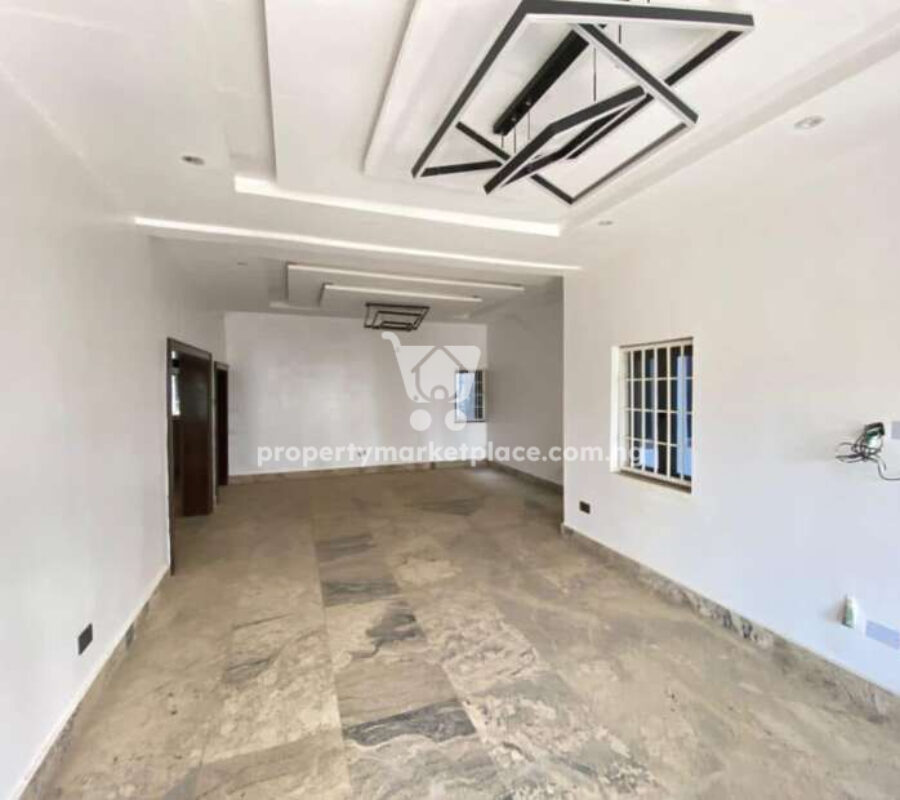 4 bedroom terrace duplex with Bq