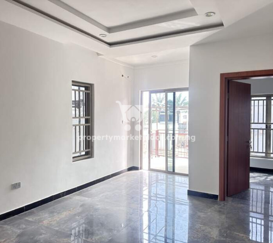 Exquisitely finished 5 bedroom terraced duplex with Bq