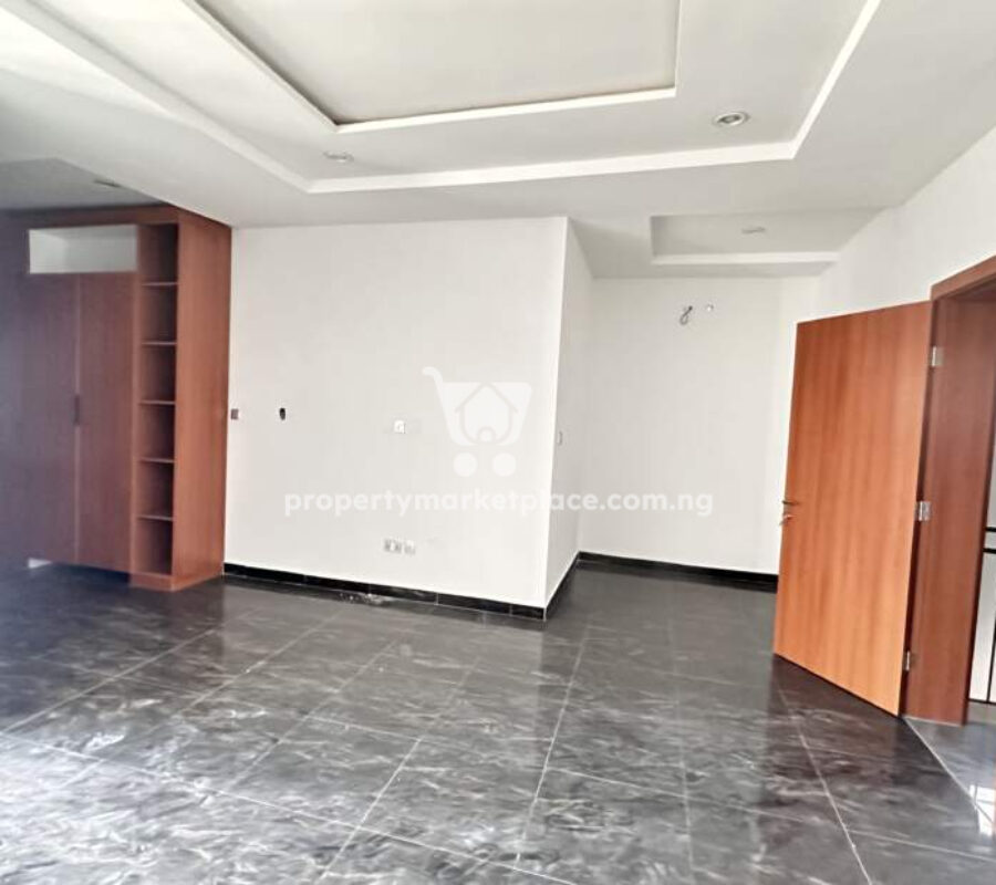 Exquisitely finished 5 bedroom terraced duplex with Bq
