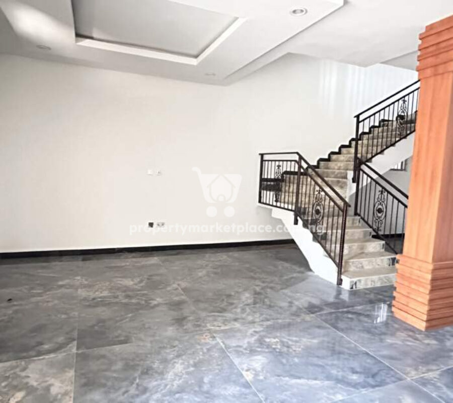 Exquisitely finished 5 bedroom terraced duplex with Bq