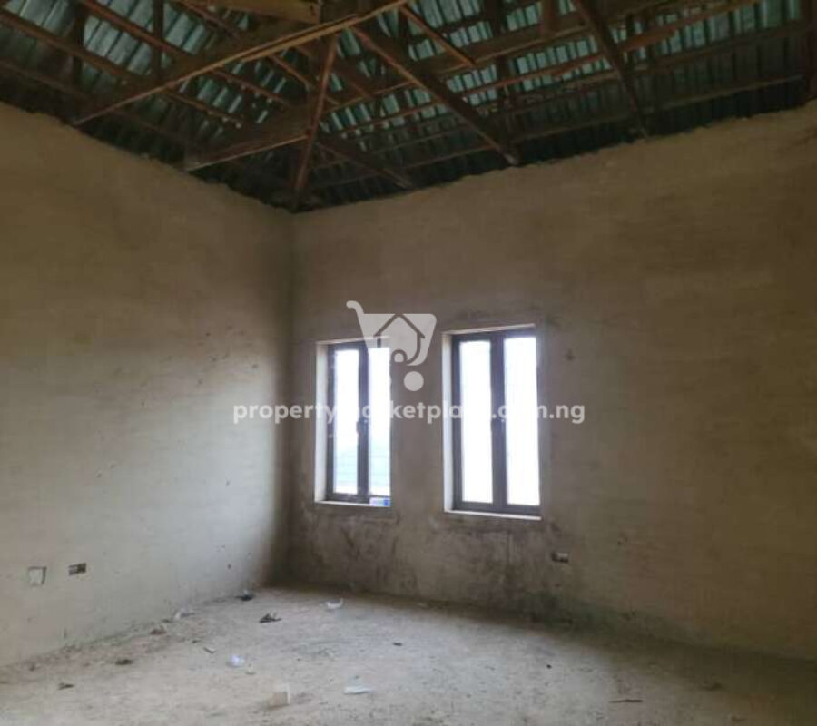 4 bedroom detached duplex with Bq (semi finished)