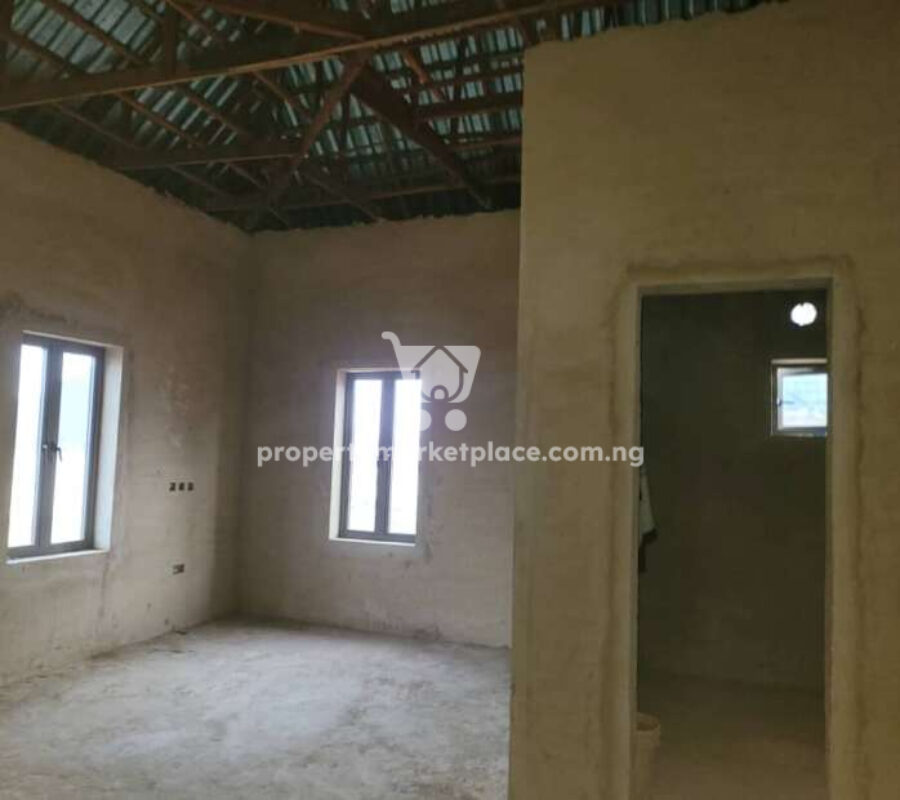 4 bedroom detached duplex with Bq (semi finished)