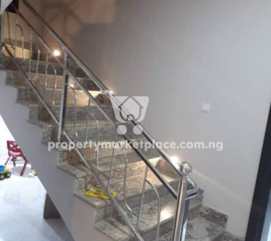 Superbly furnished 5 bedroom semi detached duplex with Bq
