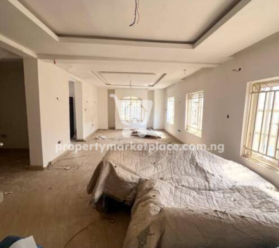 5 bedroom semi detached duplex with Bq