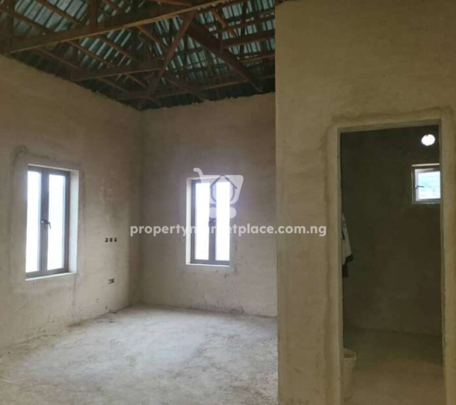 4 bedroom detached duplex with Bq (semi finished)