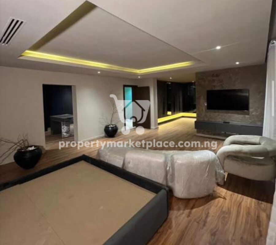Exquisitely furnished 5 bedroom detached duplex with Bq