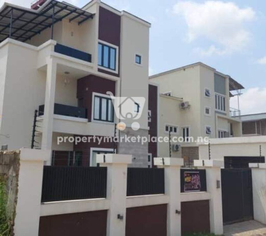 Superbly furnished 5 bedroom semi detached duplex with Bq