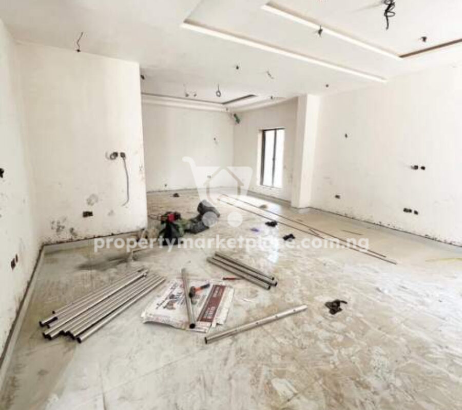 Luxurious 4 bedroom semi detached duplex with Bq