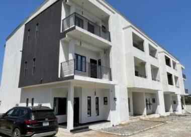 Exquisitely finished 4 bedroom terrace duplex with Bq