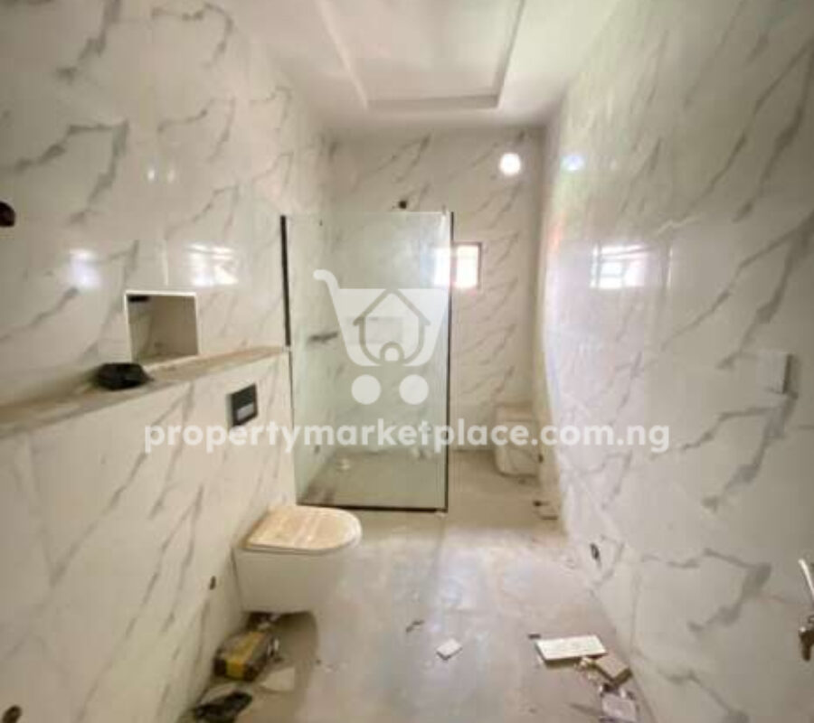 4 bedroom terrace duplex with Bq