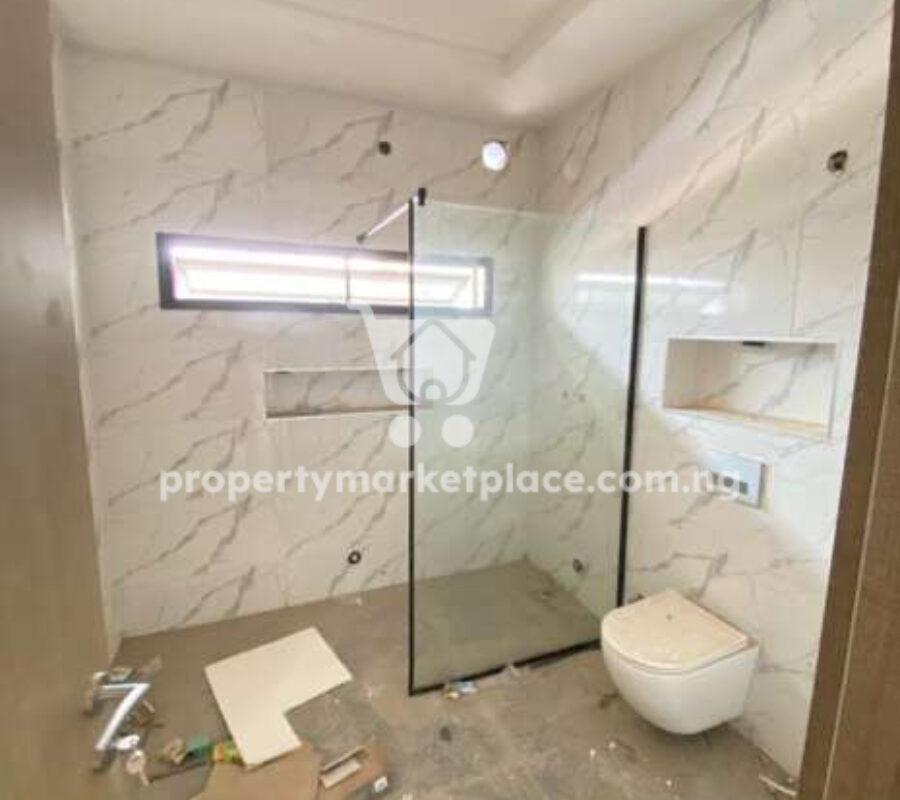 4 bedroom terrace duplex with Bq