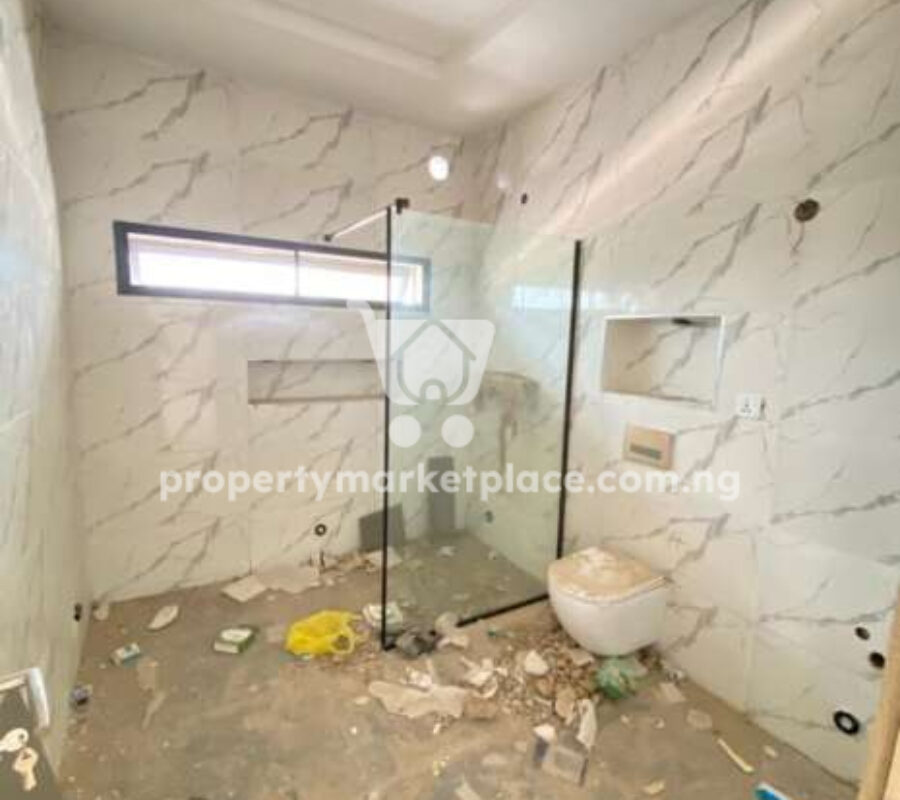 4 bedroom terrace duplex with Bq