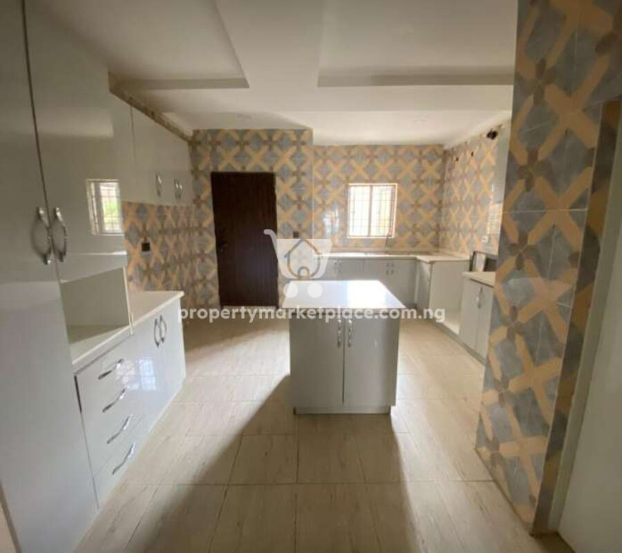 5 bedroom detached duplex with Bq in a mini estate
