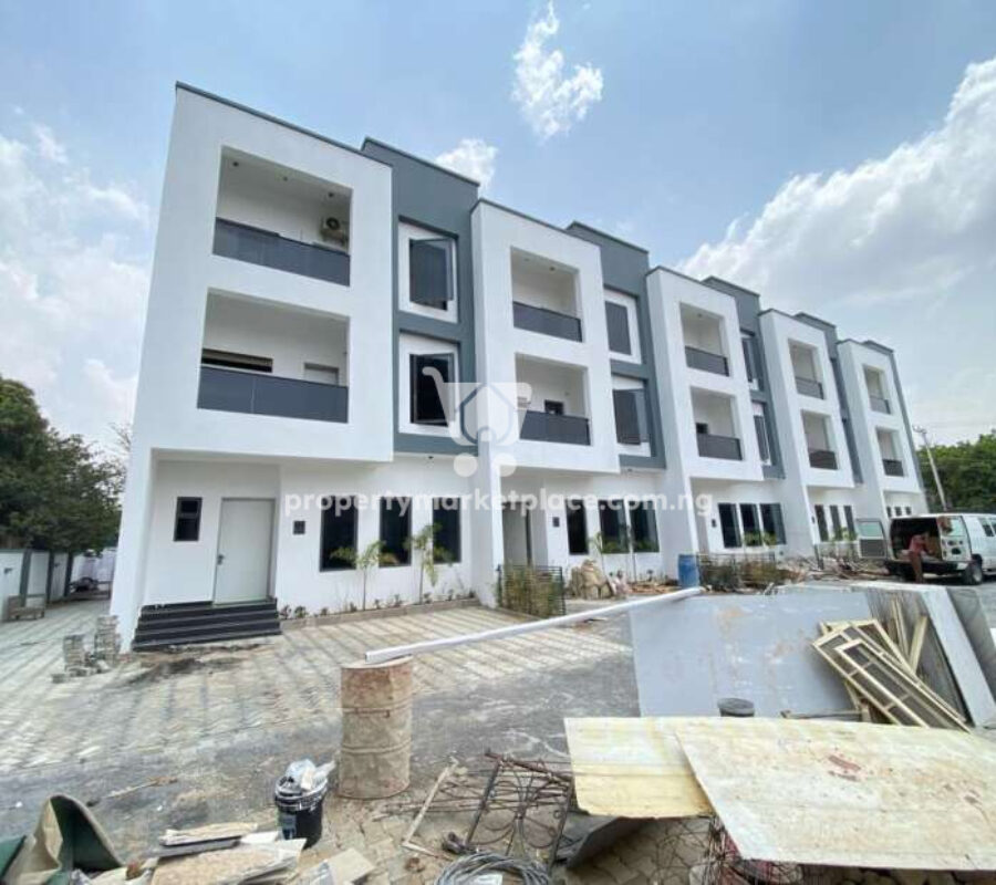 4 bedroom terrace duplex with Bq
