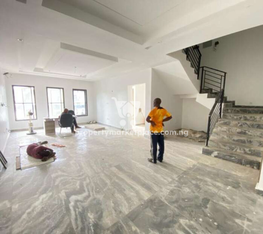 4 bedroom terrace duplex with Bq