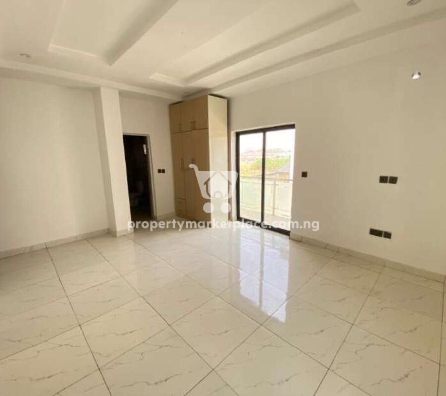 5 bedroom detached duplex with Bq in a mini estate